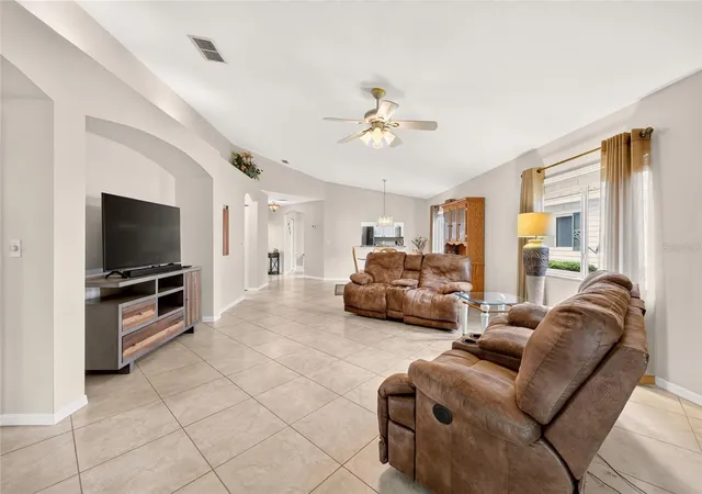 Photo 3 of House for sale at 13338 SW 111th Circle, Dunnellon, FL 34432 | MLS# OM731834 | Listing updated on 2026-09-30