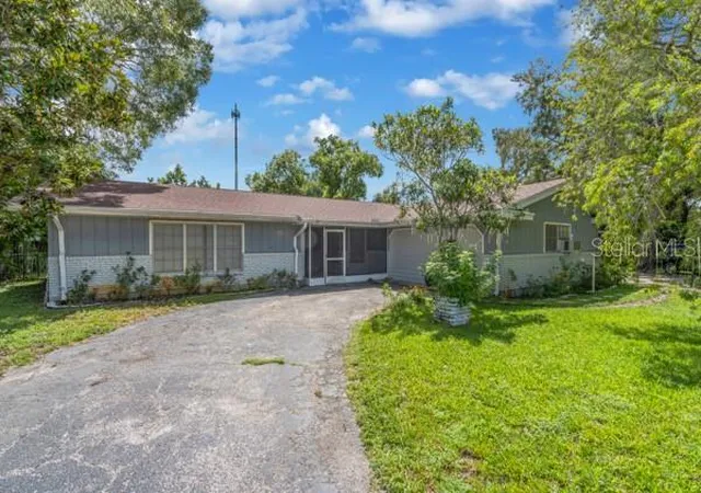 Photo 1 of Single family home for sale at 12009 Waterside Ct, Tampa, FL 33612 | MLS# TB8546240 | Listing updated on 2026-09-11