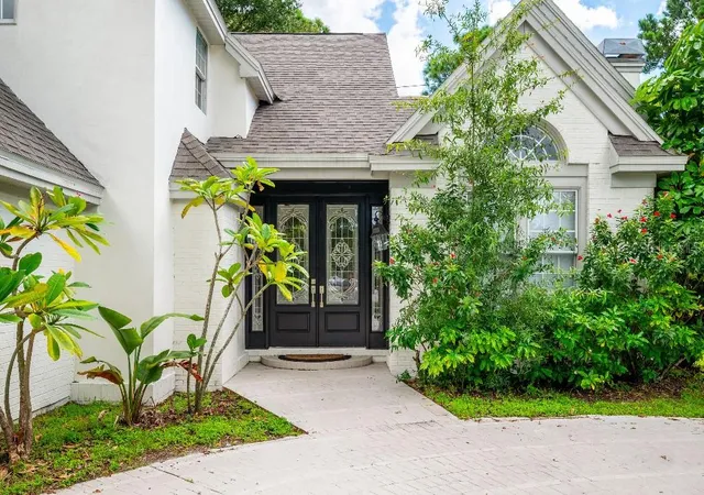 Photo 2 of Sale Pending at 2844 Luce Dr N, Clearwater, FL 33761 | MLS# TB8546246 | Listing updated on 2026-10-02
