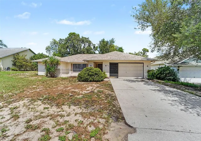 Photo 2 of Single family home for sale at 4386 Craigdarragh Ave, Spring Hill, FL 34606 | MLS# O6439787 | Listing updated on 2026-09-11