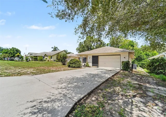 Photo 3 of Single family home for sale at 4386 Craigdarragh Ave, Spring Hill, FL 34606 | MLS# O6439787 | Listing updated on 2026-09-11