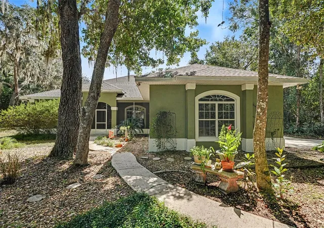 Photo 1 of Single family home for sale at 16731 Se 181st Terrace, Weirsdale, FL 32195 | MLS# O6439799 | Listing updated on 2026-10-08