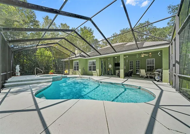 Photo 2 of Single family home for sale at 16731 Se 181st Terrace, Weirsdale, FL 32195 | MLS# O6439799 | Listing updated on 2026-10-08