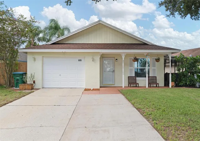 Photo 1 of Single family home for sale at 635 Bellingham Pl, Palm Harbor, FL 34684 | MLS# TB8546279 | Listing updated on 2026-09-14