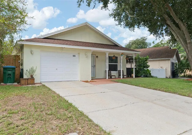 Photo 3 of Single family home for sale at 635 Bellingham Pl, Palm Harbor, FL 34684 | MLS# TB8546279 | Listing updated on 2026-09-14