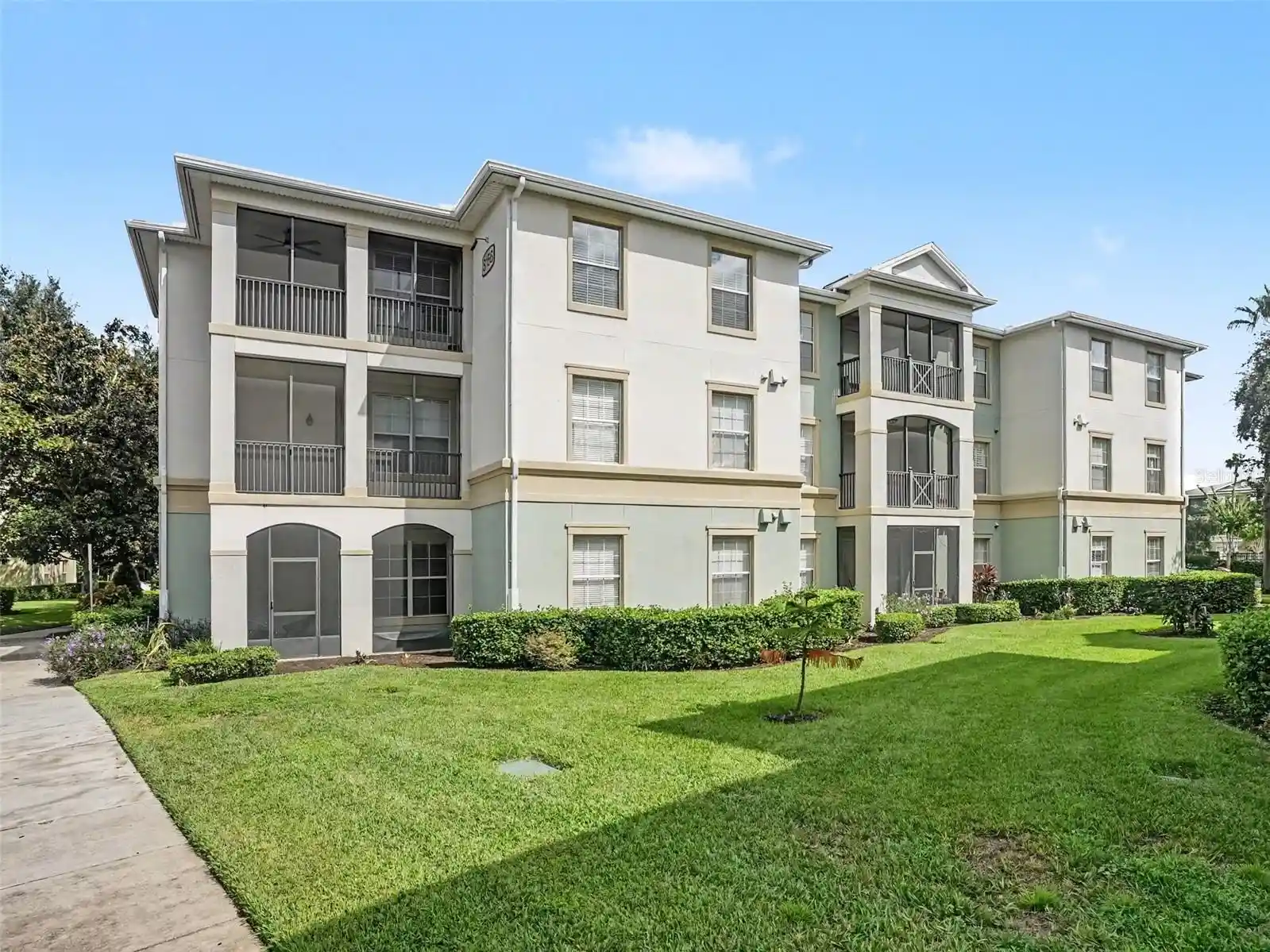 Listing Photo 1 - Condo for sale in 8156 Boat Hook Loop located at 8156 Boat Hook Loop, Windermere, FL 34786 - Unit #623