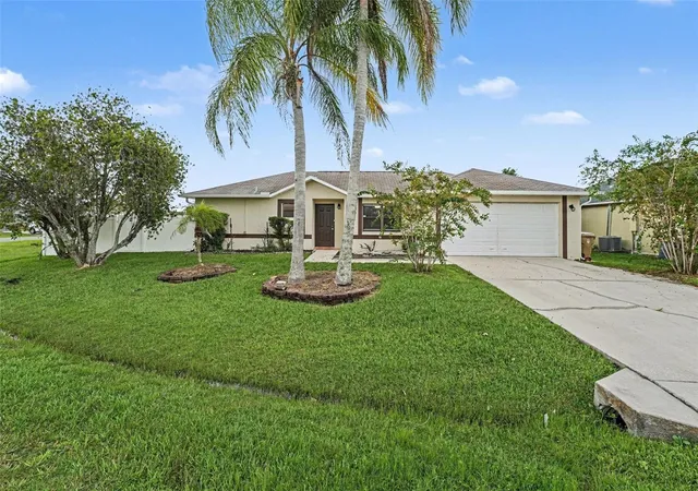 Single family home for sale at 32 York Ct, KISSIMMEE, FL 34758 | MLS# O6439828