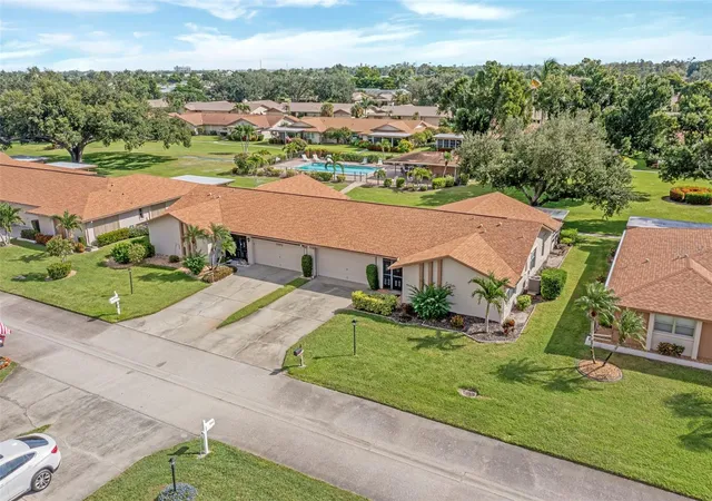 Photo 3 of House for sale at 5584 Buring Ct, Fort Myers, FL 33919 | MLS# C7530460 | Listing updated on 2026-09-09