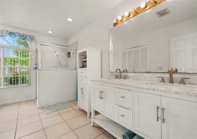 Photo 3 of Single family home for sale at 14807 Day Lily Ct, Orlando, FL 32824 | MLS# O6439851 | Listing updated on 2026-09-11