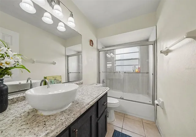 Photo 4 of Single family home for sale at 14807 Day Lily Ct, Orlando, FL 32824 | MLS# O6439851 | Listing updated on 2026-09-11