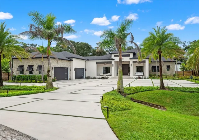 Photo 2 of Mansion for sale at 17602 Grande Ests Pl, Lutz, FL 33549 | MLS# TB8546332 | Listing updated on 2026-09-11