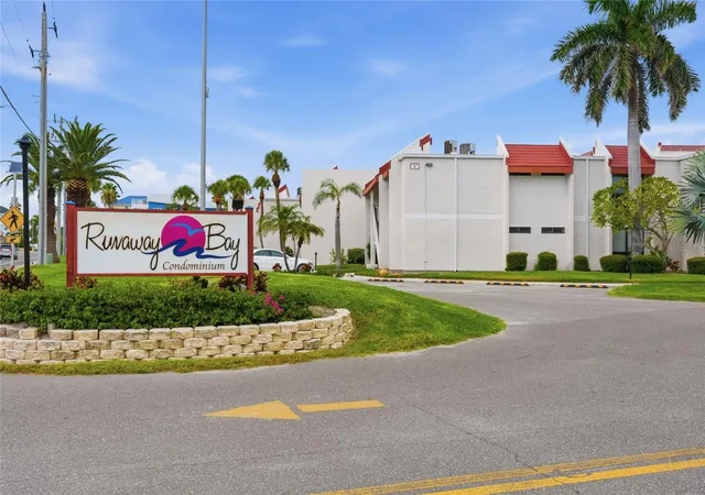 Photo 2 of Condo for sale at 1801 Gulf Dr N #114, Bradenton Beach, FL 34217 | MLS# A4705345 | Listing updated on 2026-09-14