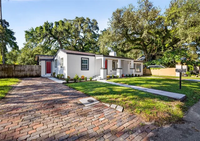 Photo 3 of Single family home for sale at 1407 E N Bay St, Tampa, FL 33603 | MLS# TB8546337 | Listing updated on 2026-09-13