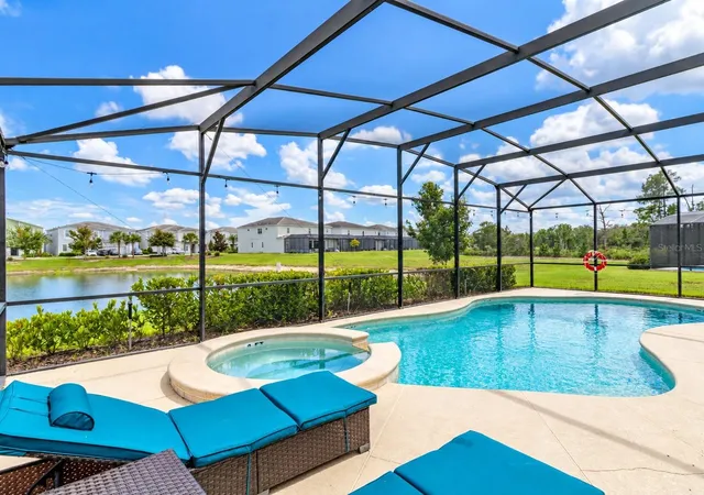 Photo 2 of Single family home for sale at 6136 Broad Oak Dr, Davenport, FL 33837 | MLS# O6439875 | Listing updated on 2026-09-15