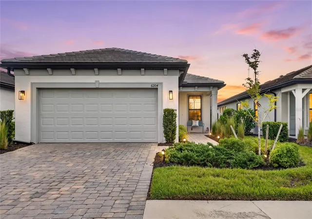 Photo 1 of Single family home for sale at 6204 Fish Eagle Ct, Nokomis, FL 34275 | MLS# A4705354 | Listing updated on 2026-09-12