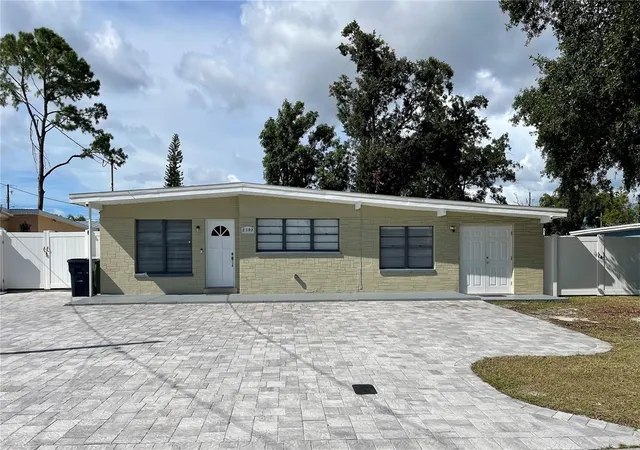 Photo 1 of Single family home for sale at 2307 W Hamilton Ave, Tampa, FL 33604 | MLS# TB8546390 | Listing updated on 2026-09-28
