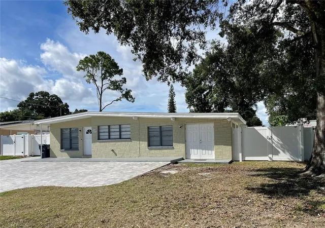 Photo 3 of Single family home for sale at 2307 W Hamilton Ave, Tampa, FL 33604 | MLS# TB8546390 | Listing updated on 2026-09-28