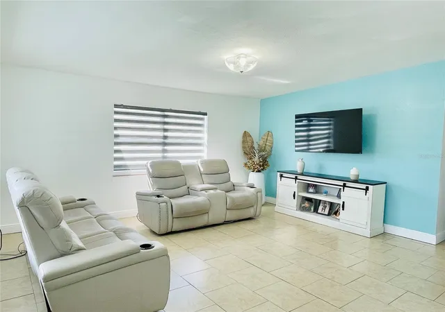 Photo 3 of Single family home for sale at 2307 W Hamilton Ave, Tampa, FL 33604 | MLS# TB8546390 | Listing updated on 2026-09-28