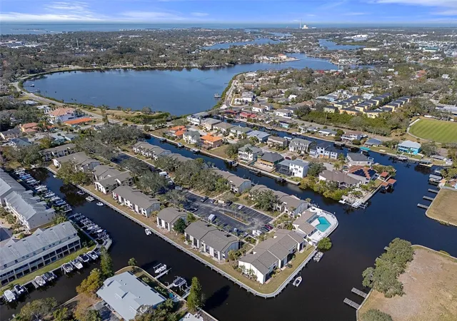 Photo 3 of Condo for sale at 314 Moorings Cvs Dr, Tarpon Springs, FL 34689 | MLS# W7889286 | Listing updated on 2026-09-11