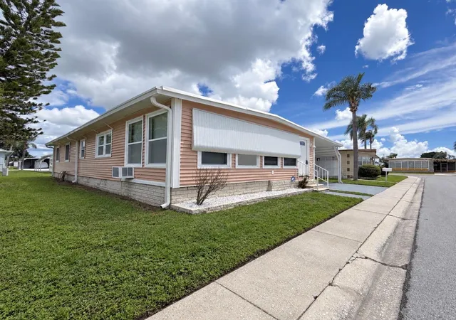 Photo 2 of Manufactured home for sale at 1100 Belcher Rd S #535, Largo, FL 33771 | MLS# TB8546414 | Listing updated on 2026-10-07
