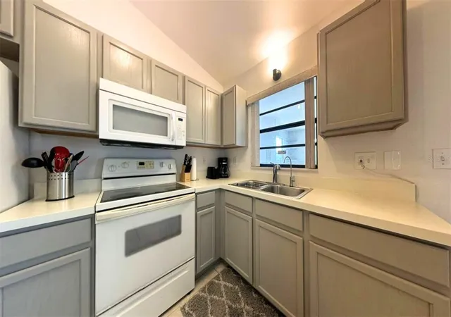 Photo 3 of Single family home for sale at 13248 Helm St, Largo, FL 33774 | MLS# TB8546417 | Listing updated on 2026-09-23