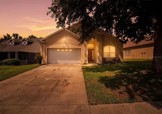 Photo 1 of Single family home for sale at 8814 Southern Charm Cir, Brooksville, FL 34613 | MLS# W7889288 | Listing updated on 2026-09-11