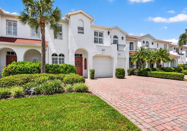 Photo 1 of Sale Pending at 10324 Saville Rowe Ln, Tampa, FL 33626 | MLS# TB8546431 | Listing updated on 2026-10-03
