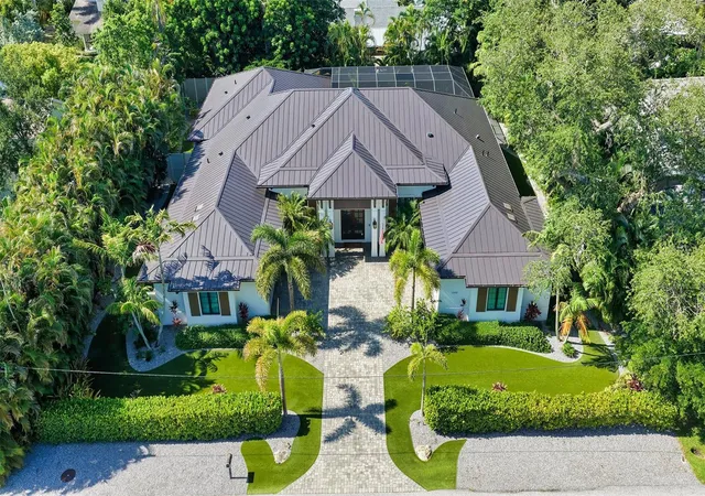 Photo 1 of Single family home for sale at 1622 Kenilworth St, Sarasota, FL 34231 | MLS# A4705384 | Listing updated on 2026-09-15