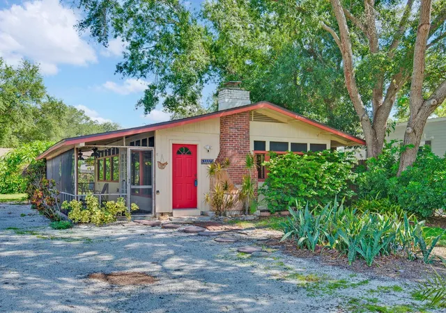 Photo 2 of Single family home for sale at 2837 Forest Ln, Sarasota, FL 34231 | MLS# A4705389 | Listing updated on 2026-09-23