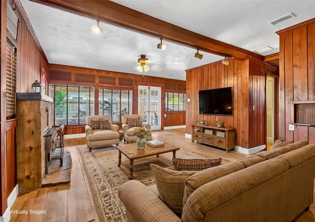 Photo 3 of Single family home for sale at 2837 Forest Ln, Sarasota, FL 34231 | MLS# A4705389 | Listing updated on 2026-09-23