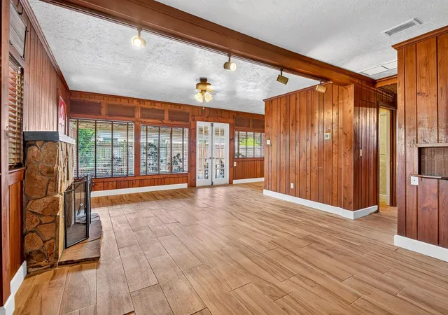 Photo 4 of Single family home for sale at 2837 Forest Ln, Sarasota, FL 34231 | MLS# A4705389 | Listing updated on 2026-09-23