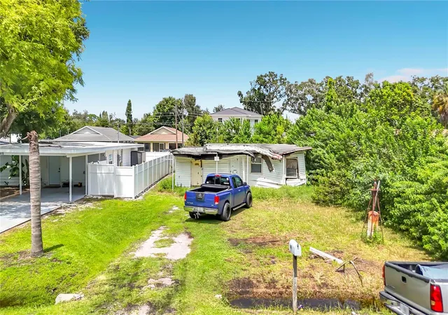 Photo 4 of Single family home for sale at 2619 19th Street, Sarasota, FL 34234 | MLS# D6148688 | Listing updated on 2026-09-11