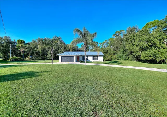 Photo 2 of Single family home for sale at 2501 Plumosa Dr, Lake Wales, FL | MLS# S5157149 | Listing updated on 2026-10-09