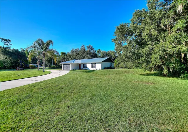 Photo 3 of Single family home for sale at 2501 Plumosa Dr, Lake Wales, FL | MLS# S5157149 | Listing updated on 2026-10-09