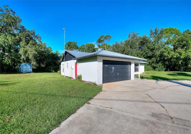 Photo 3 of Single family home for sale at 2501 Plumosa Dr, Lake Wales, FL | MLS# S5157149 | Listing updated on 2026-10-09