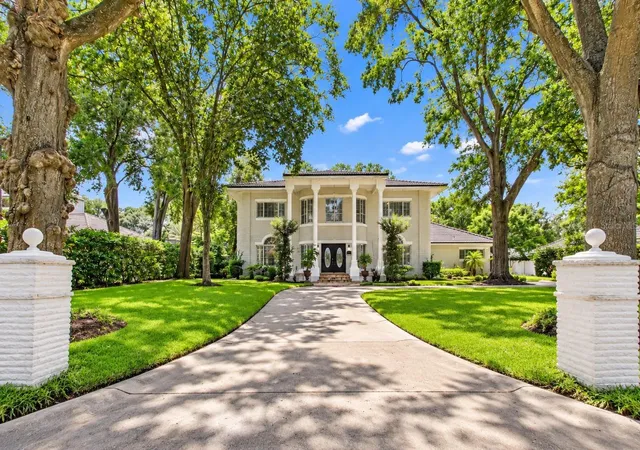 Single family home for sale at 9102 S Bay Dr, ORLANDO, FL 32819 | MLS# O6440005