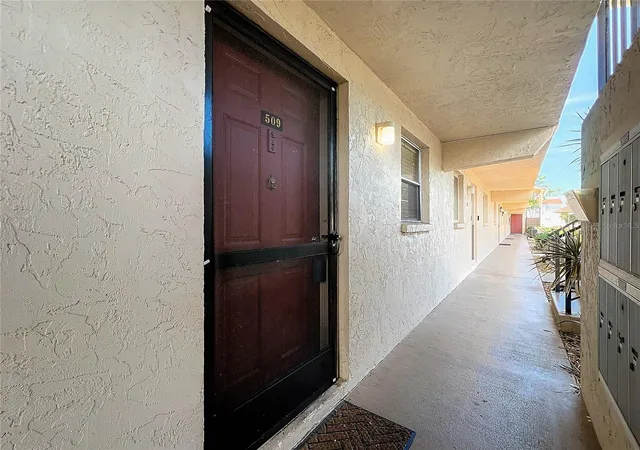Listing Photo 5 - Condo for sale in building located at 509 Parkdale Mews, VENICE, FL 34285 - Unit #509