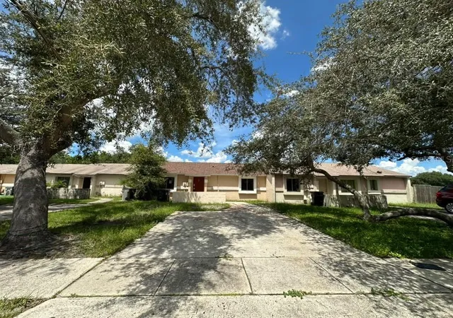 Photo 2 of Townhouse for sale at 461 Wild Elm Ct, Apopka, FL 32712 | MLS# TB8546476 | Listing updated on 2026-09-12