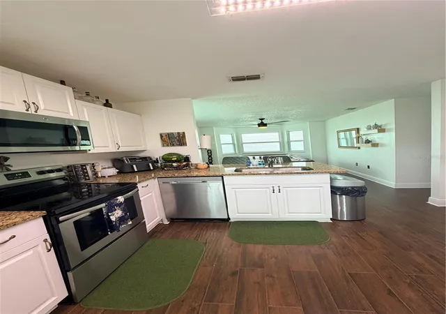 Photo 3 of Single family home for sale at 401 Chancellor Ct, Saint Cloud, FL 34769 | MLS# O6440025 | Listing updated on 2026-10-10