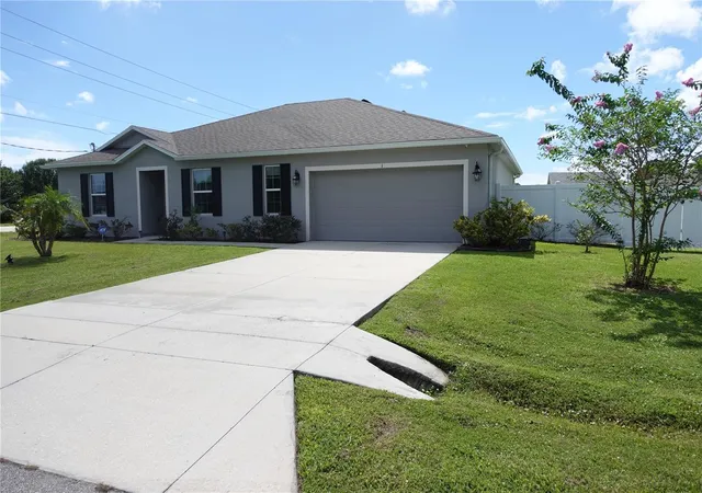 Photo 3 of Single family home for sale at 1 Frenora Ln, Palm Coast, FL 32137 | MLS# FC321287 | Listing updated on 2026-09-14