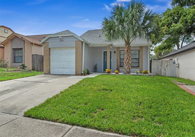 Photo 1 of Single family home for sale at 1216 Pin Oak Dr, Apopka, FL 32703 | MLS# FC321288 | Listing updated on 2026-09-29