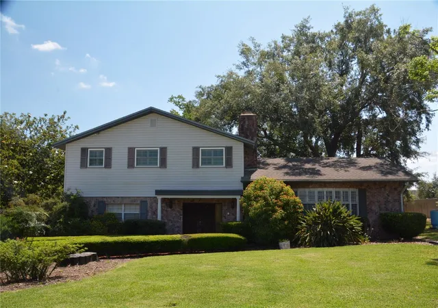Photo 1 of Single family home for sale at 1879 Lake Emma Rd, Longwood, FL 32750 | MLS# O6440075 | Listing updated on 2026-09-11