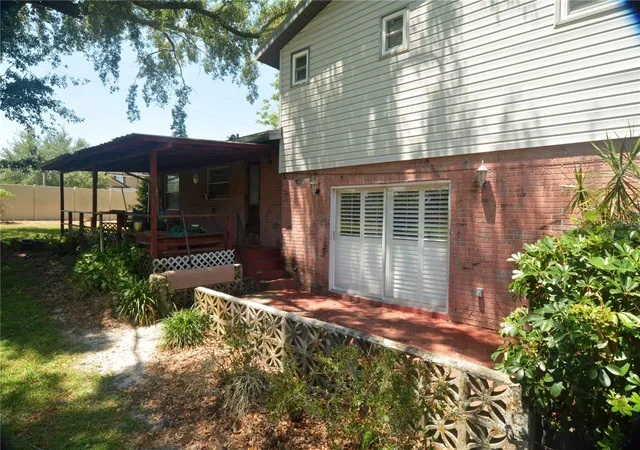 Photo 3 of Single family home for sale at 1879 Lake Emma Rd, Longwood, FL 32750 | MLS# O6440075 | Listing updated on 2026-09-11