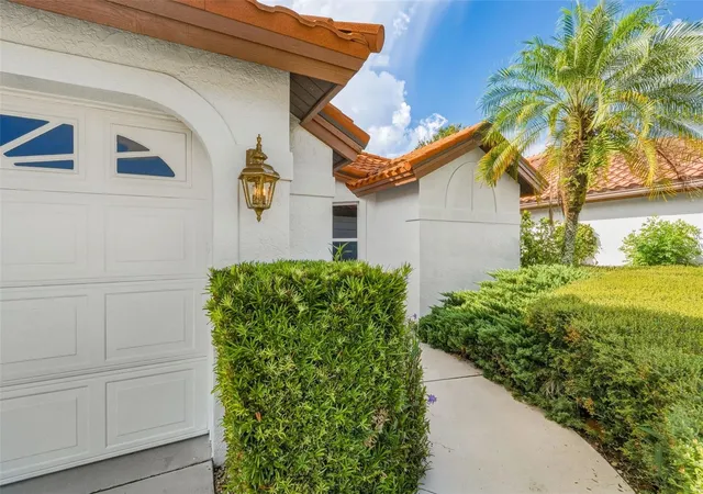Photo 2 of Single family home for sale at 924 Harbor Town Dr, Venice, FL 34292 | MLS# N6145669 | Listing updated on 2026-10-01