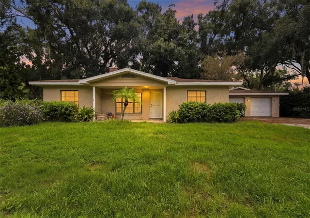 Photo 1 of Single family home for sale at 5903 Lakeside Dr, Lutz, FL 33558 | MLS# TB8546588 | Listing updated on 2026-10-05