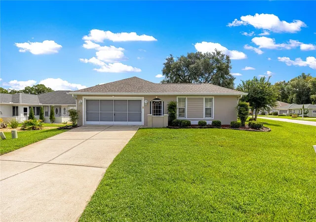 Photo 2 of Single family home for sale at 11299 Sw 71st Terrace Rd, Ocala, FL 34476 | MLS# OM731898 | Listing updated on 2026-09-23