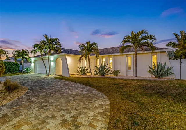 Photo 1 of Single family home for sale at 17161 2nd Street E, North Redington Beach, FL 33708 | MLS# TB8546625 | Listing updated on 2026-10-22