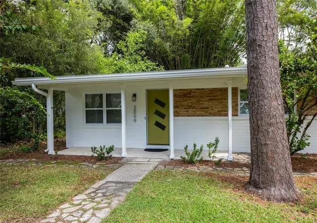 Photo 2 of Single family home for sale at 2006 Nw 40th Terrace, Gainesville, FL 32605 | MLS# GC543348 | Listing updated on 2026-09-30