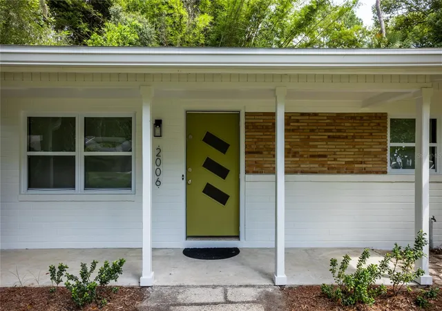 Photo 3 of Single family home for sale at 2006 Nw 40th Terrace, Gainesville, FL 32605 | MLS# GC543348 | Listing updated on 2026-09-30