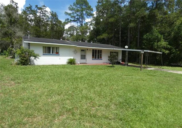 Photo 2 of Single family home for sale at 20919 Sw Robin Dr, Dunnellon, FL 34431 | MLS# OM731908 | Listing updated on 2026-09-10